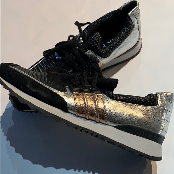 L.A.M.B sneakers - Picture 2 of 3